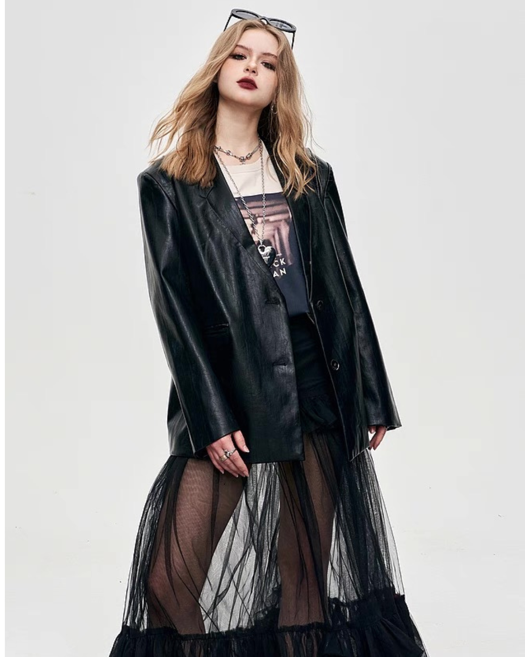0 See-through skirt